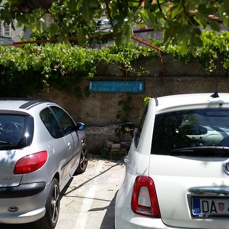Studio Toma With Private Parking Place Šibenik Exterior foto