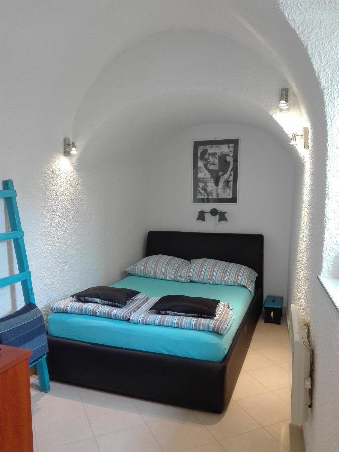 Studio Toma With Private Parking Place Šibenik Exterior foto